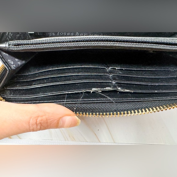 Good condition- Kate Spade New York Grant Lane Lacey Paint Wallet/Purse - Picture 4 of 4